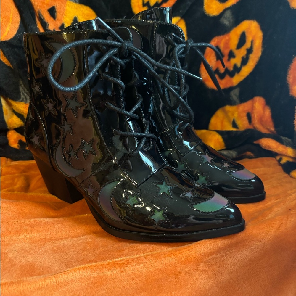 Y.R.U Aura Reflective Boots
